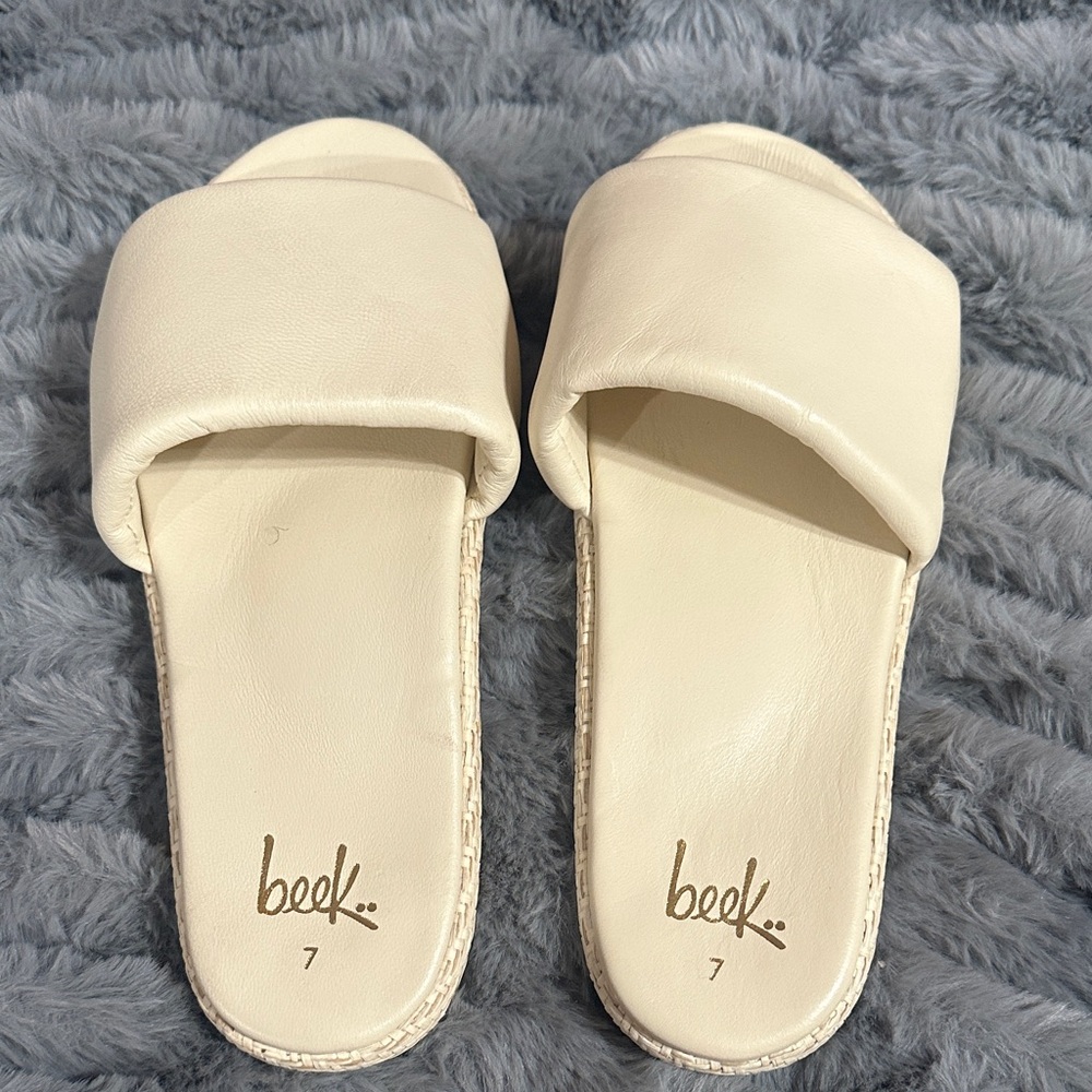 Beek Women's Tan Slide Sandals